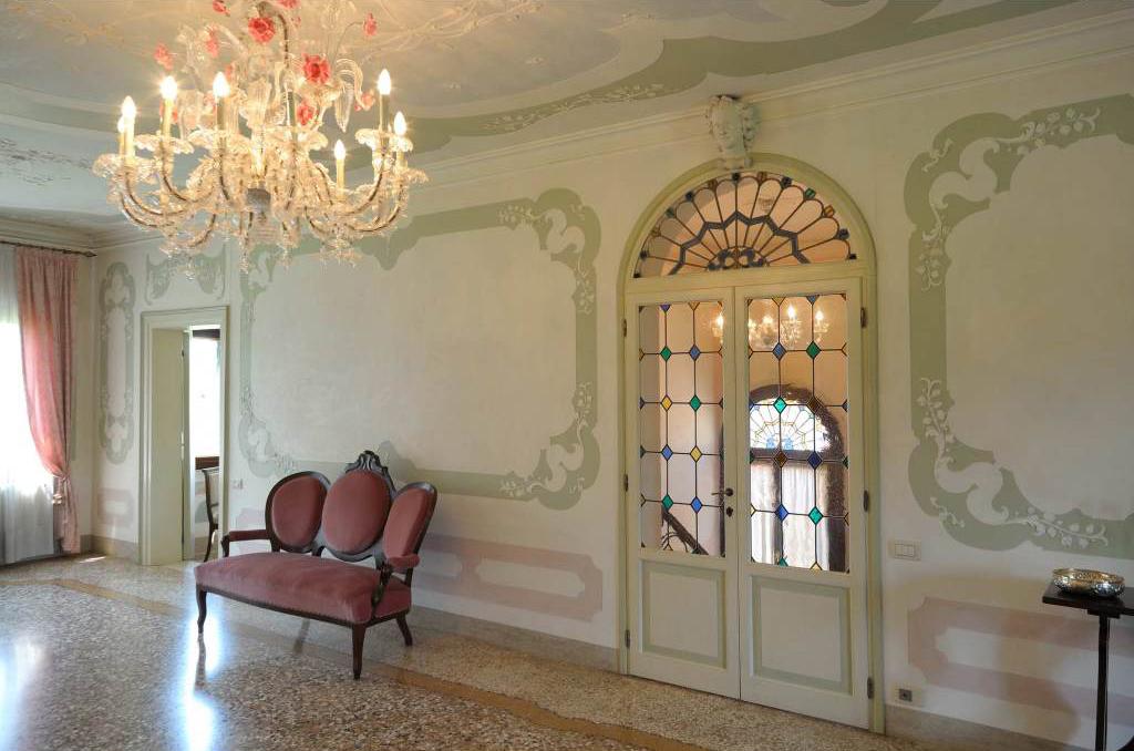 Attico nobile in villa restaurata 16