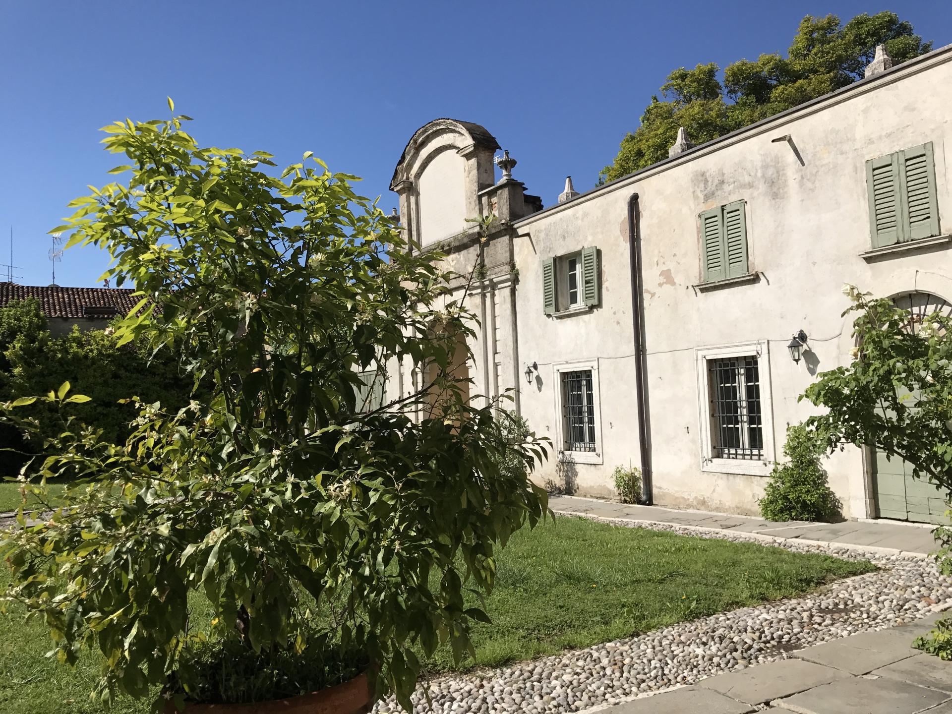  Attico in palazzo storico 18
